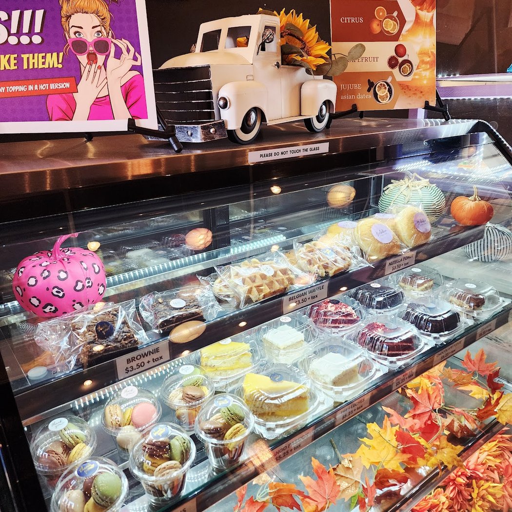 Bobaloca Bubble Tea and Coffee House 2
