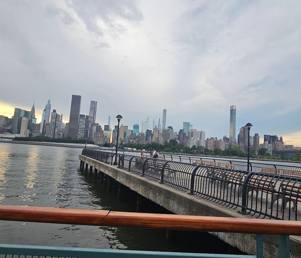 Kyaking along the East River 2