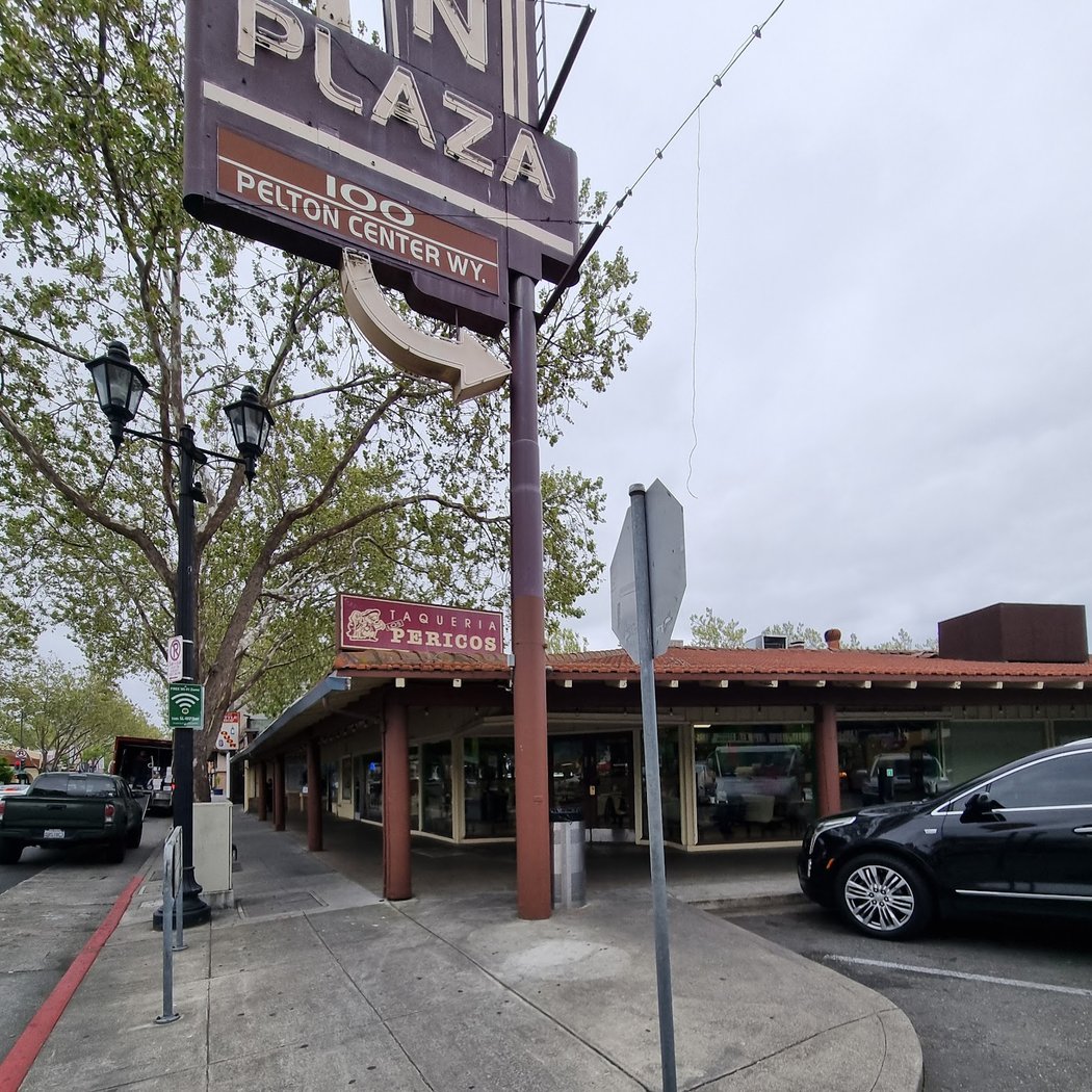 Taqueria Los Pericos 2
