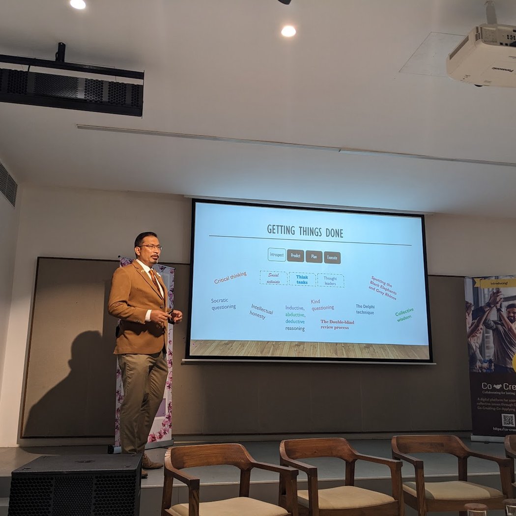 Building and Managing Urban Transport Networks 1