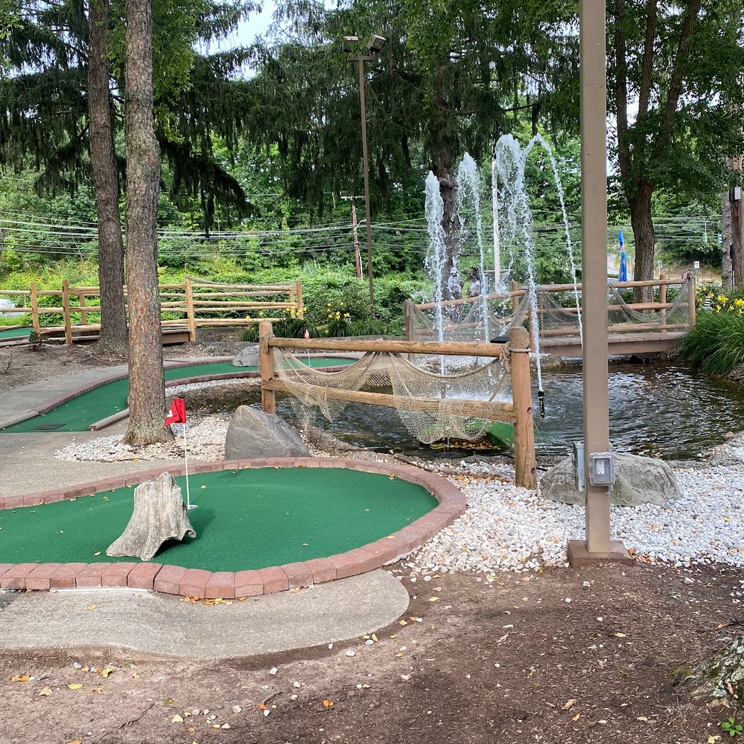 Saxon Woods Mini Golf 3
