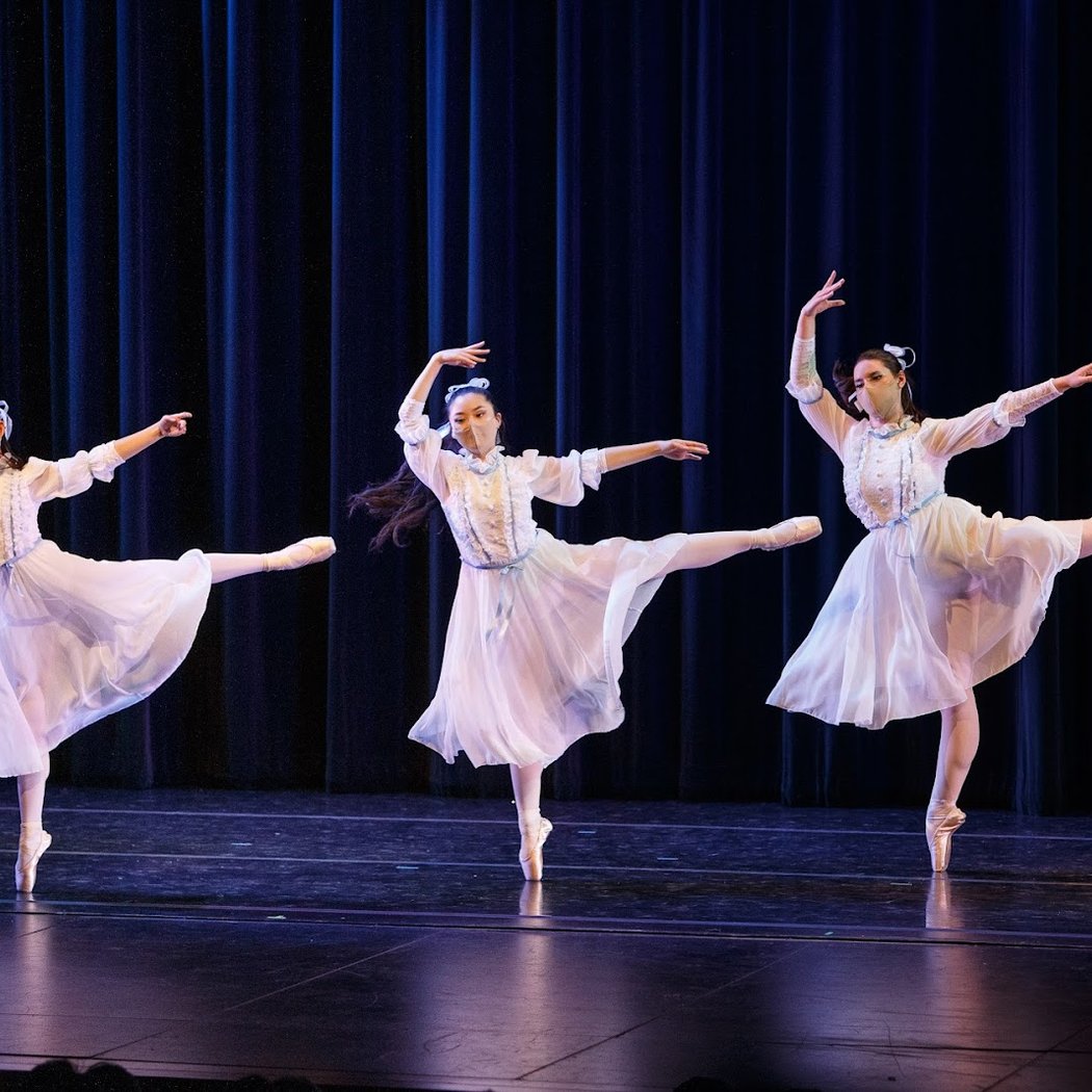 Ballet Petit 1