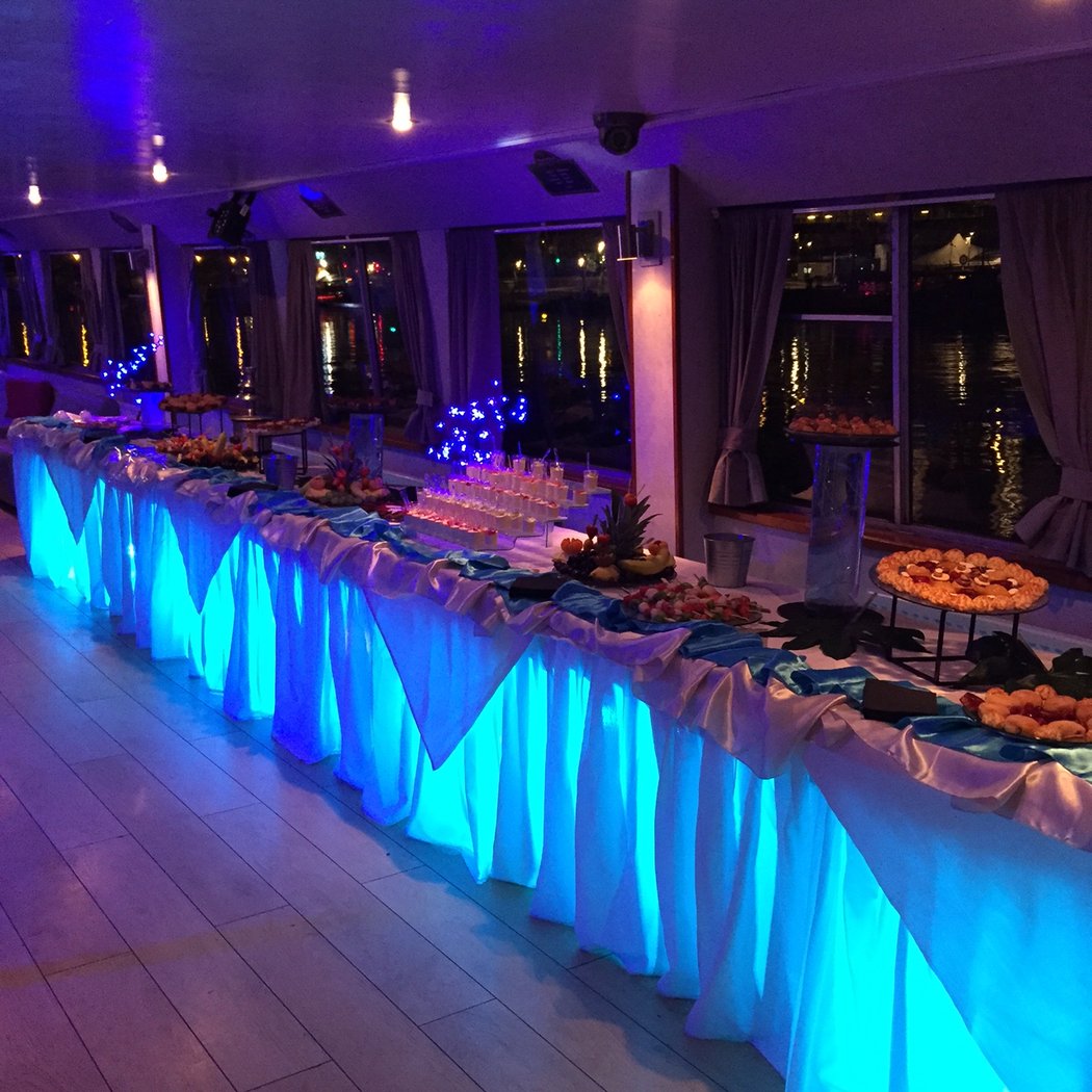LA CROISÈRE DES MONSTRES HALLOWEEN BOAT CLUB PARTY HANTÉ ( CROISIÈRE TOUR EIFFEL ETC )