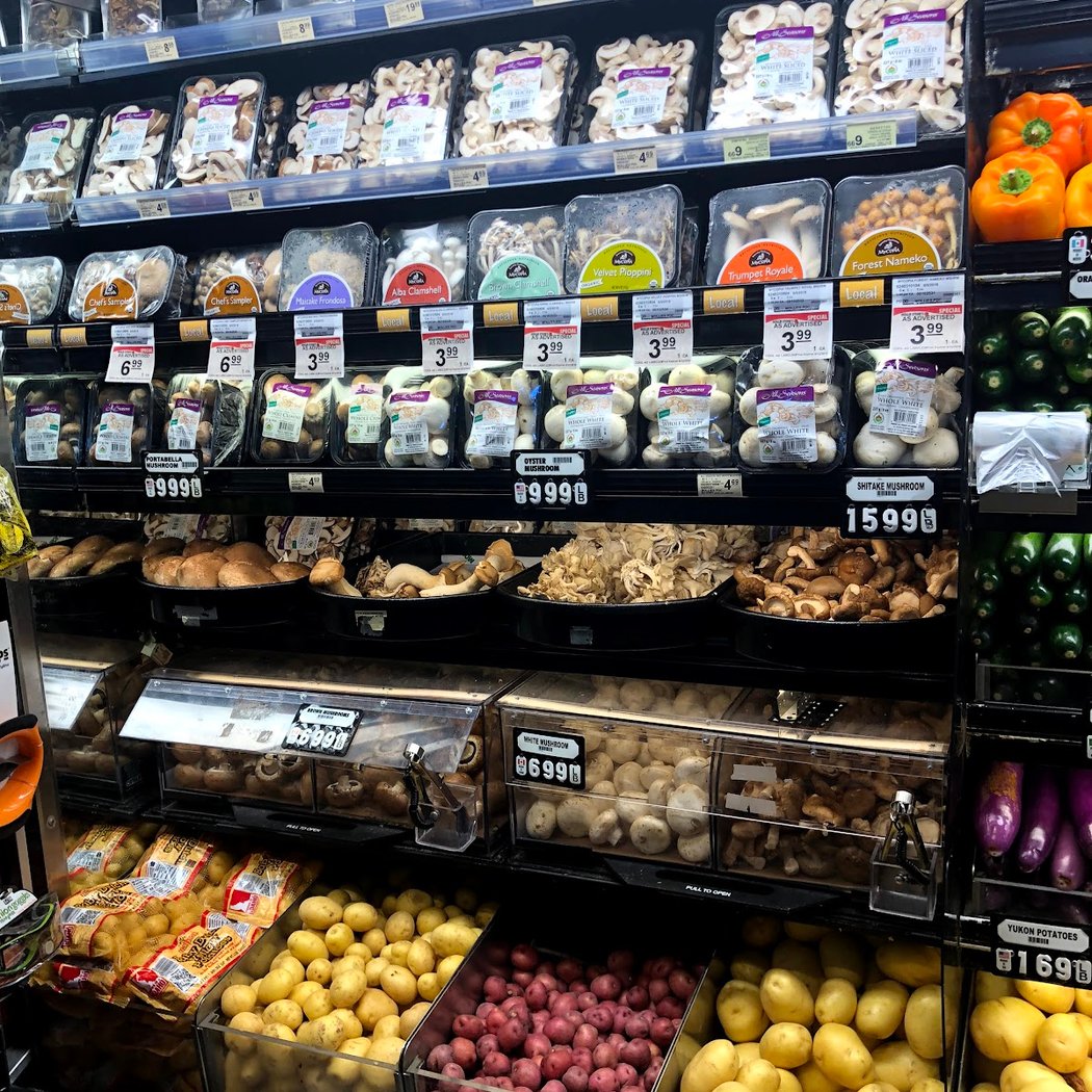 Mollie Stone's Markets 3