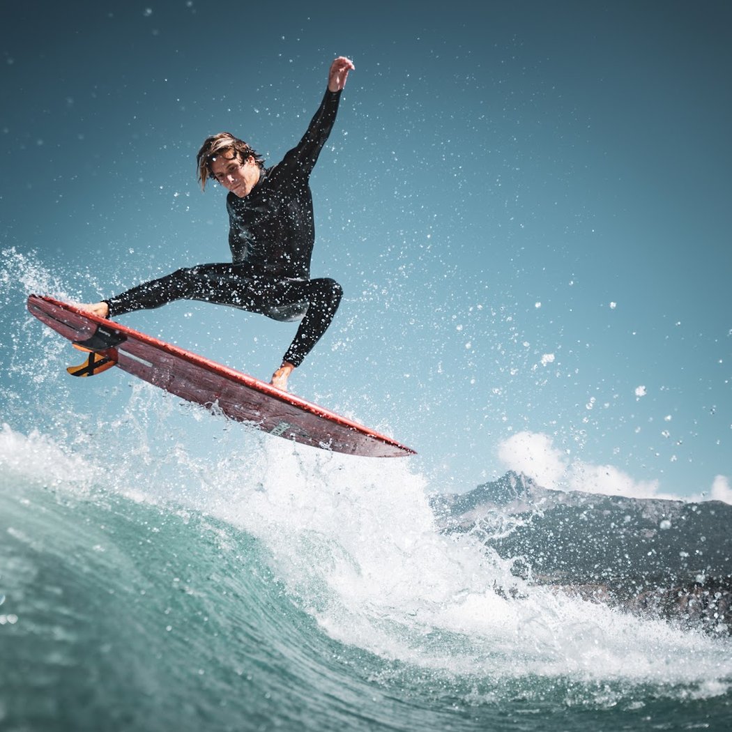 Nautic B - Surf School Foil / Wake Foil/ Wakeboard / Ski Nautique & Bouée Tractée Serre Ponçon 1