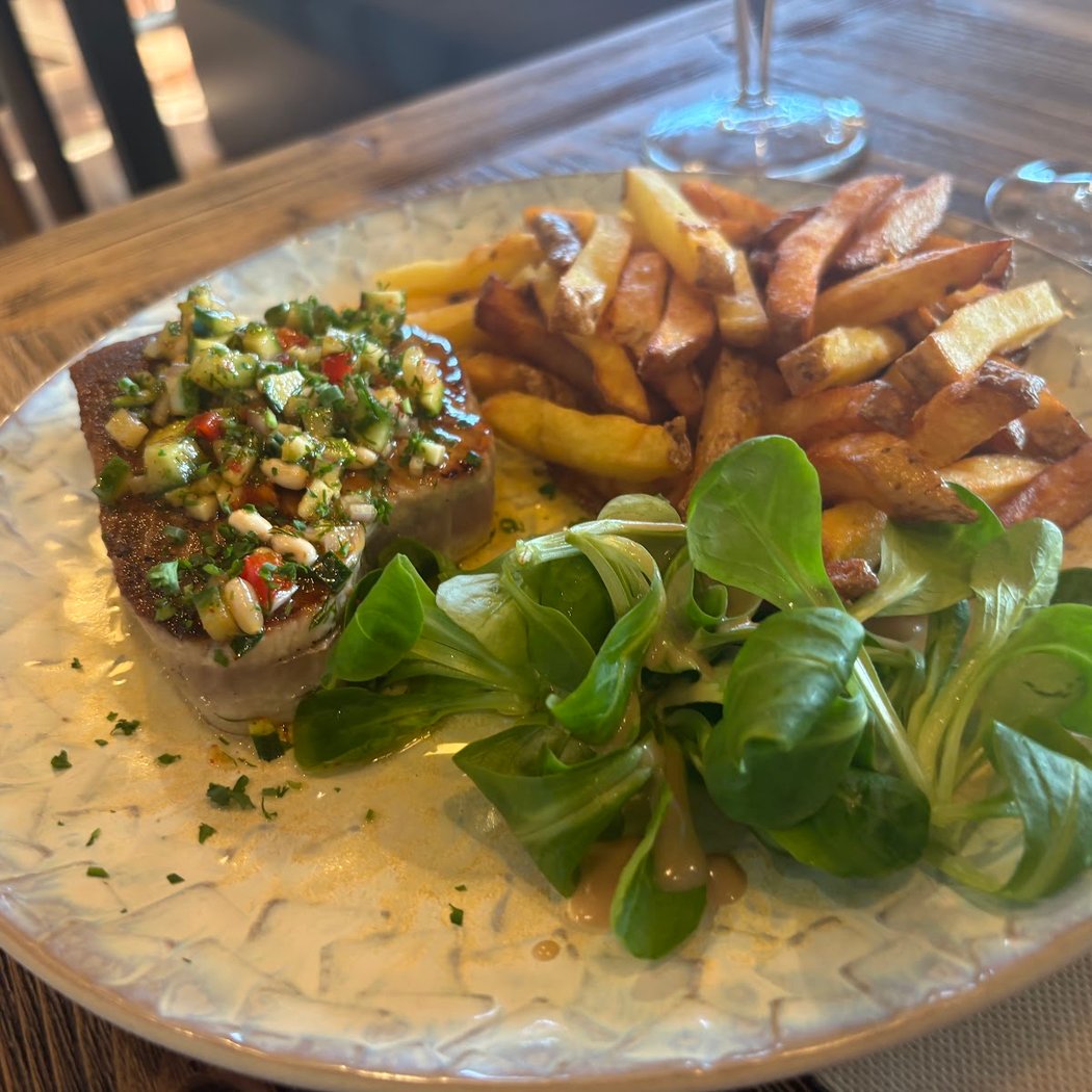 Lili Beach Café 1