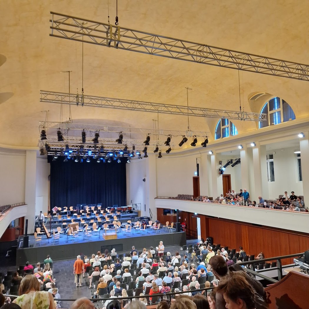 Palais des Fêtes 3
