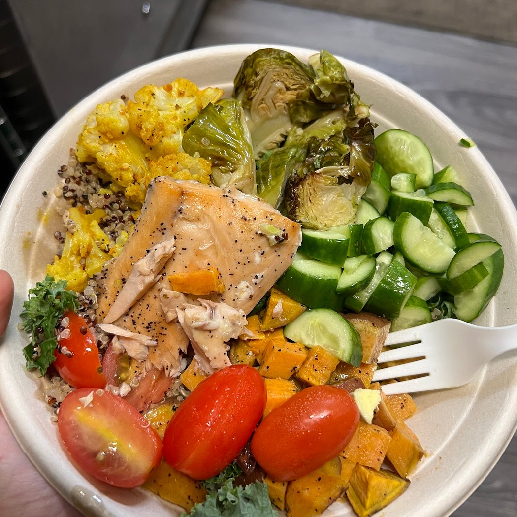 OverGreens Salads & Juice 2