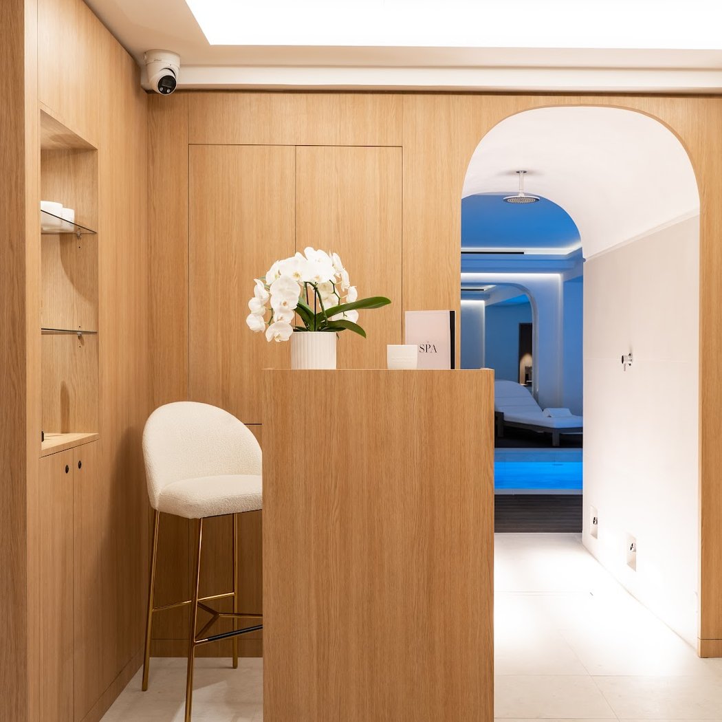 SPA BLACK DOOR - MARBEUF 3