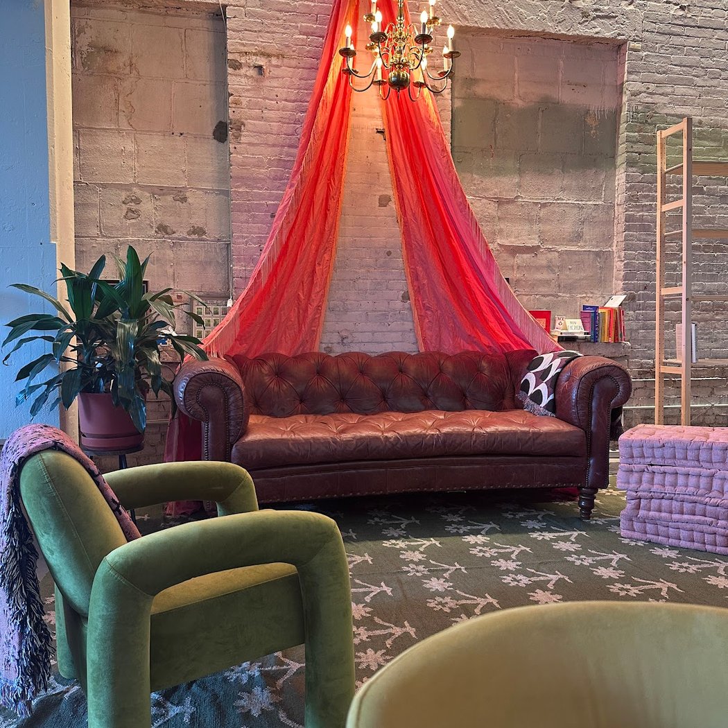 Drawing Room Williamsburg: Creative Living 2