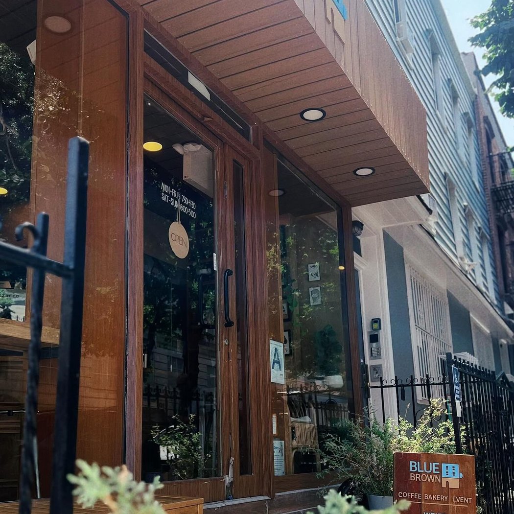 Blue Brown Cafe 2