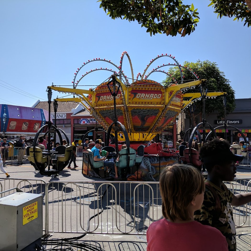 Solano Avenue Association and Stroll 1