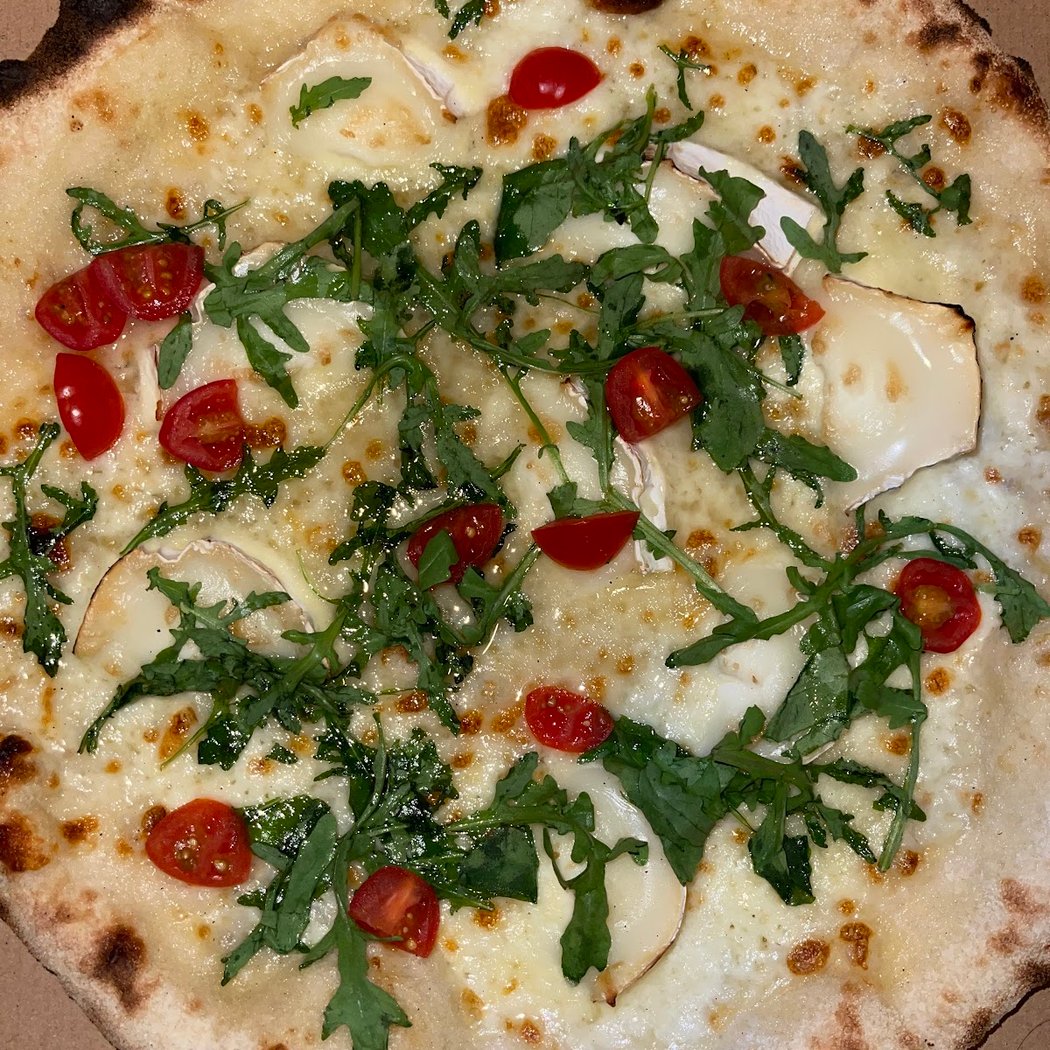 Camion pizza « la pizza des gourmets » 3