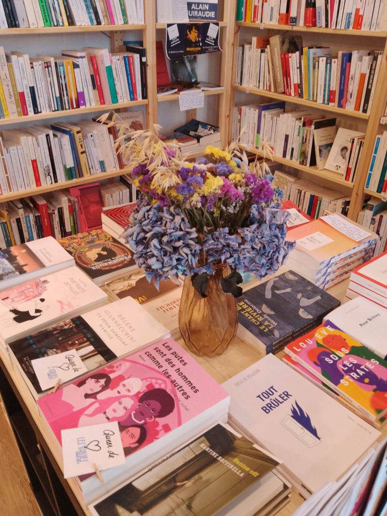 Les Vagues - Librairie Queer 3