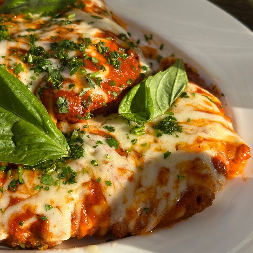 Lucia's pizza 3