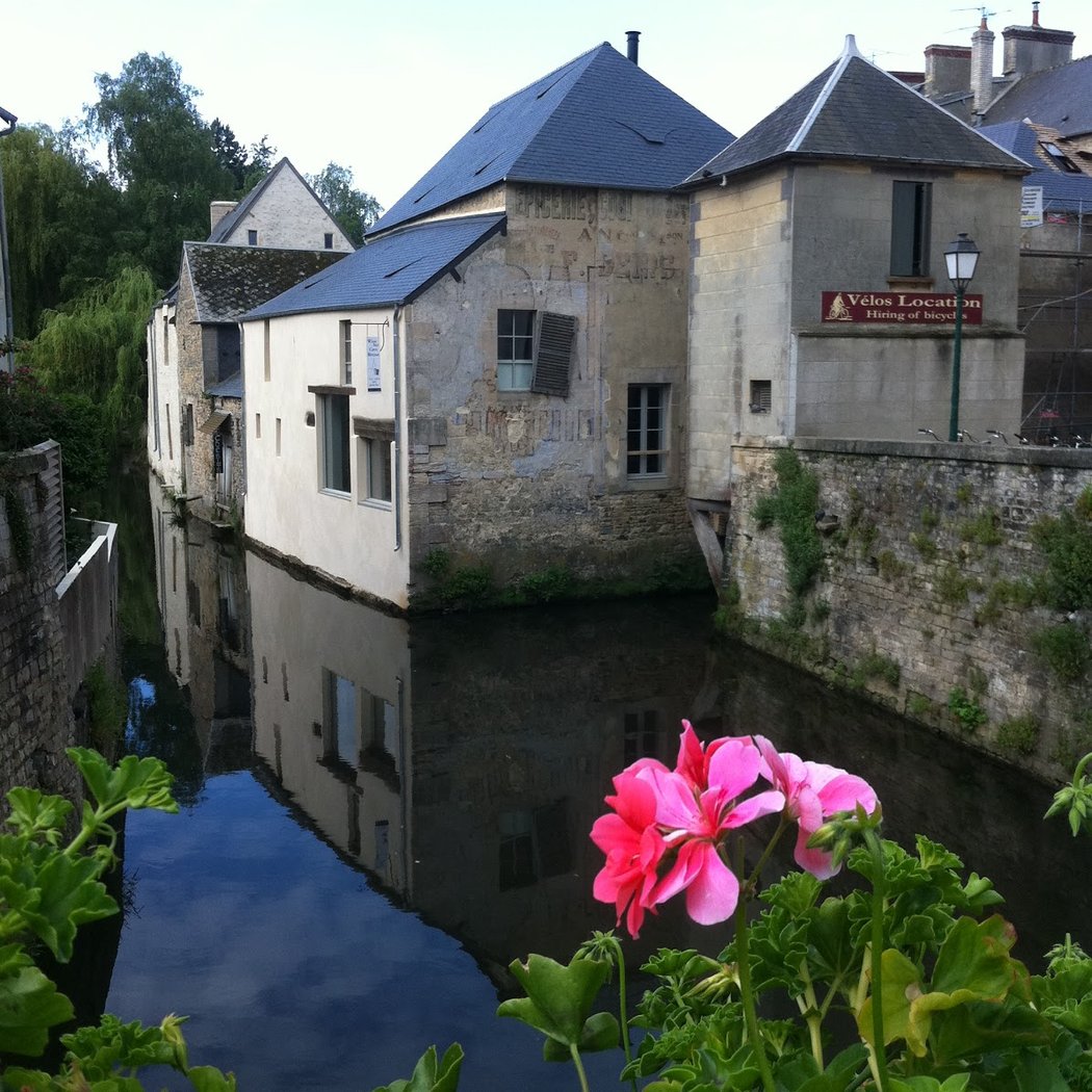 Le Volet Qui Penche 3