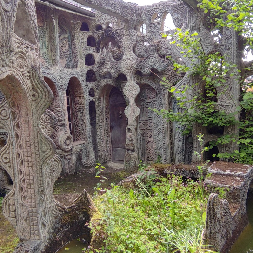 Maison sculptée de Mr et Mme Lucas 2