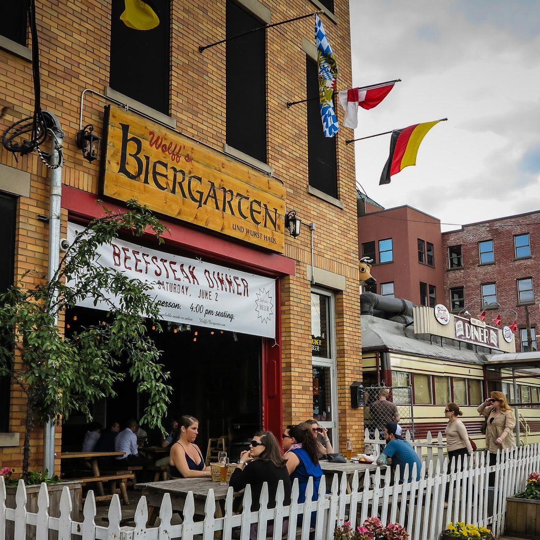 Wolff's Biergarten 2