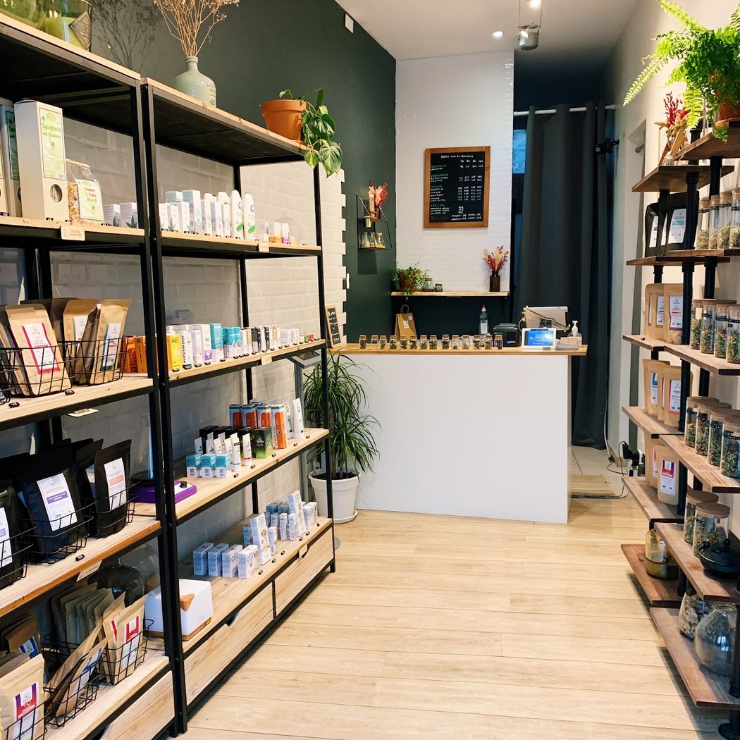 Le Lab du Bonheur CBD Paris République - Magasin de CBD 1