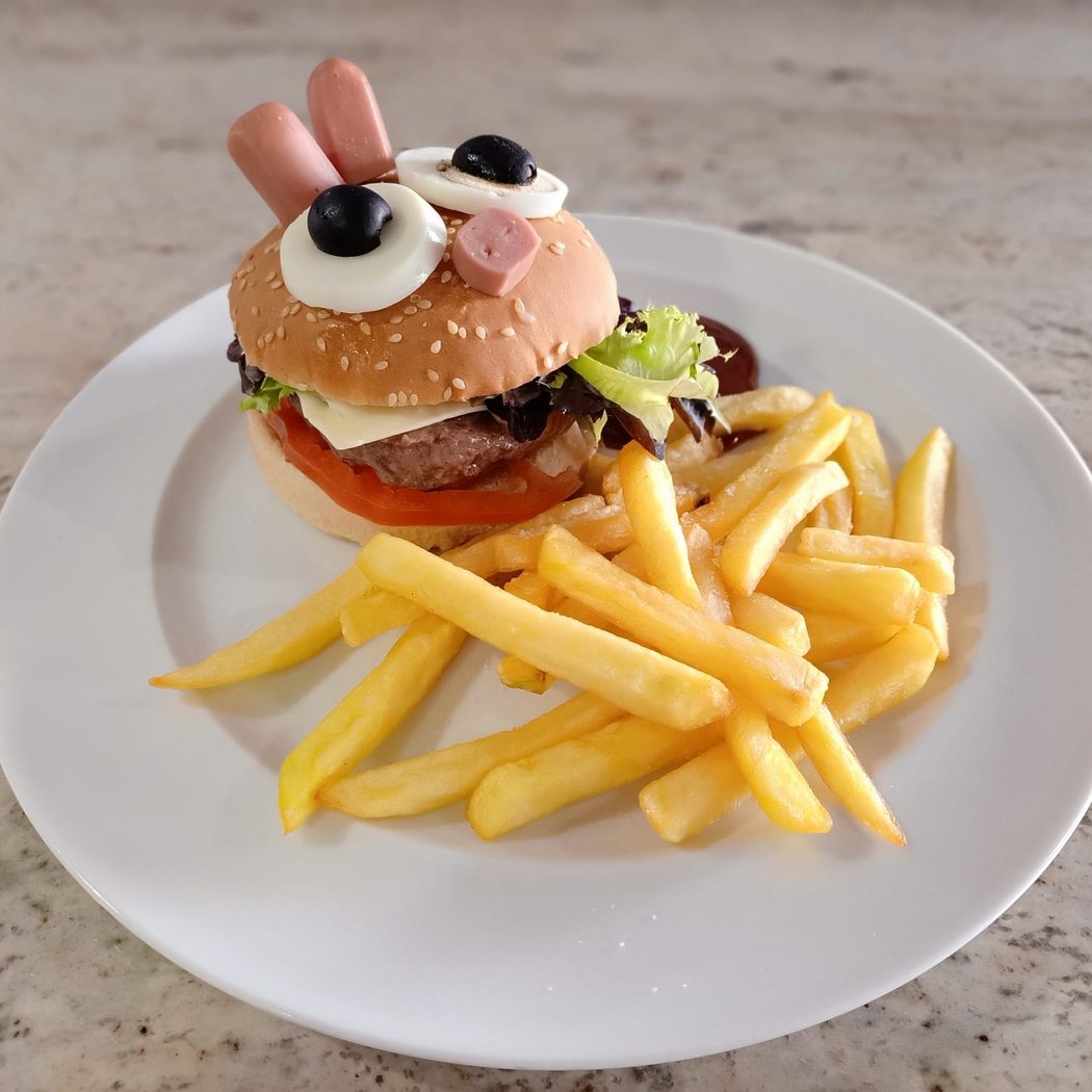 Azcona Bar · Restaurant 2