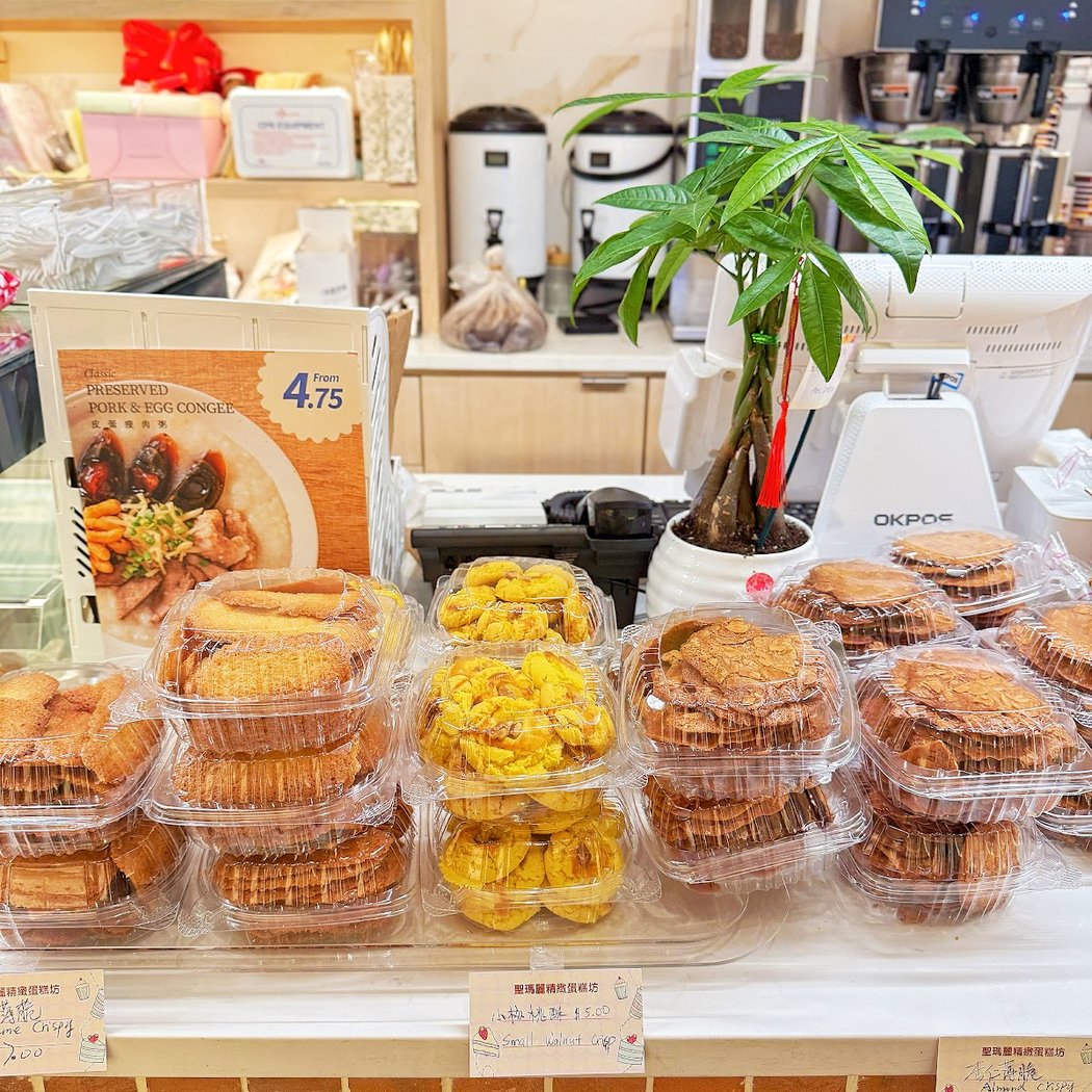 Luna Cafe & Bakery 3