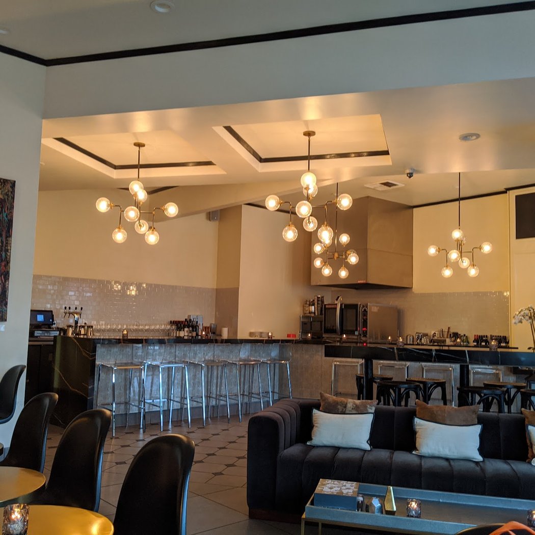 Le Plonc Wine Bar 3