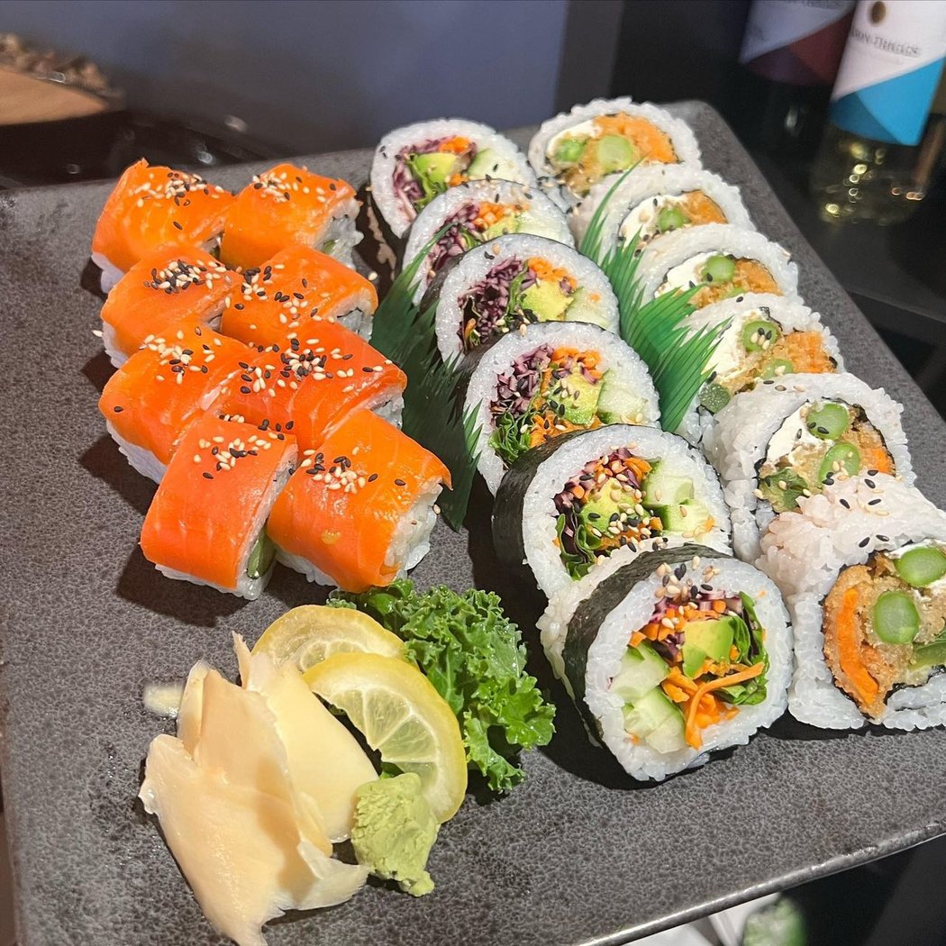 Tokyo & Beijing Sushi & BBQ & Chinese Cuisine 3