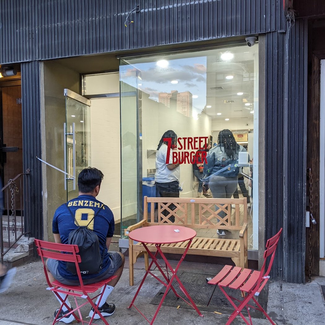 7th Street Burger Upper East Side 3