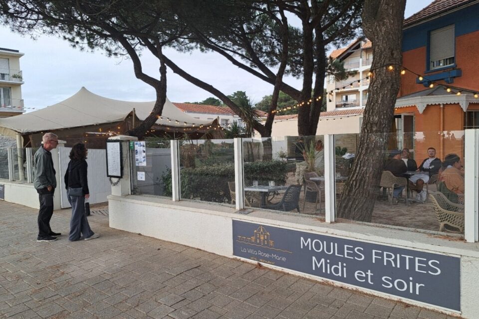 Hôtel Restaurant La Villa Rose-Marie ** -Terrasse Sous Les Pins à St Brevin 2