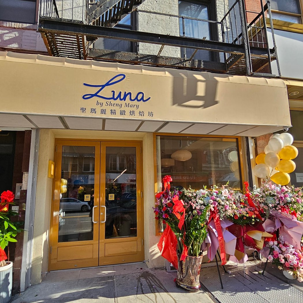 Luna Cafe & Bakery 2