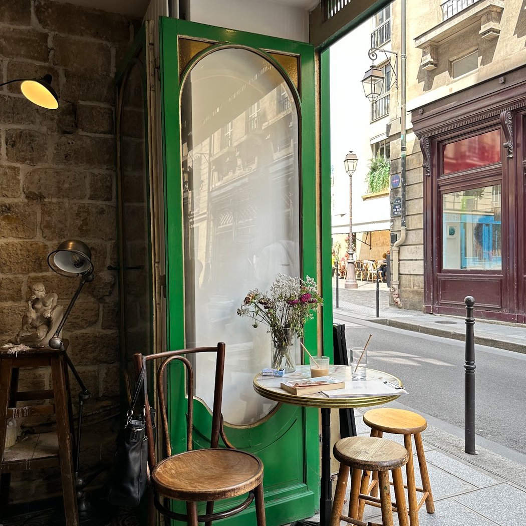 Causeries Paris - Specialty coffee & natural wine 2