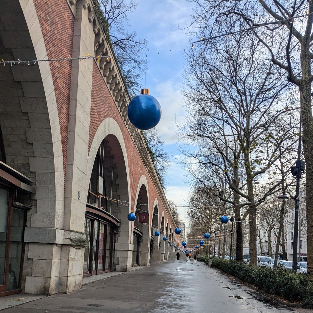 Explore the Viaduc des Arts 1