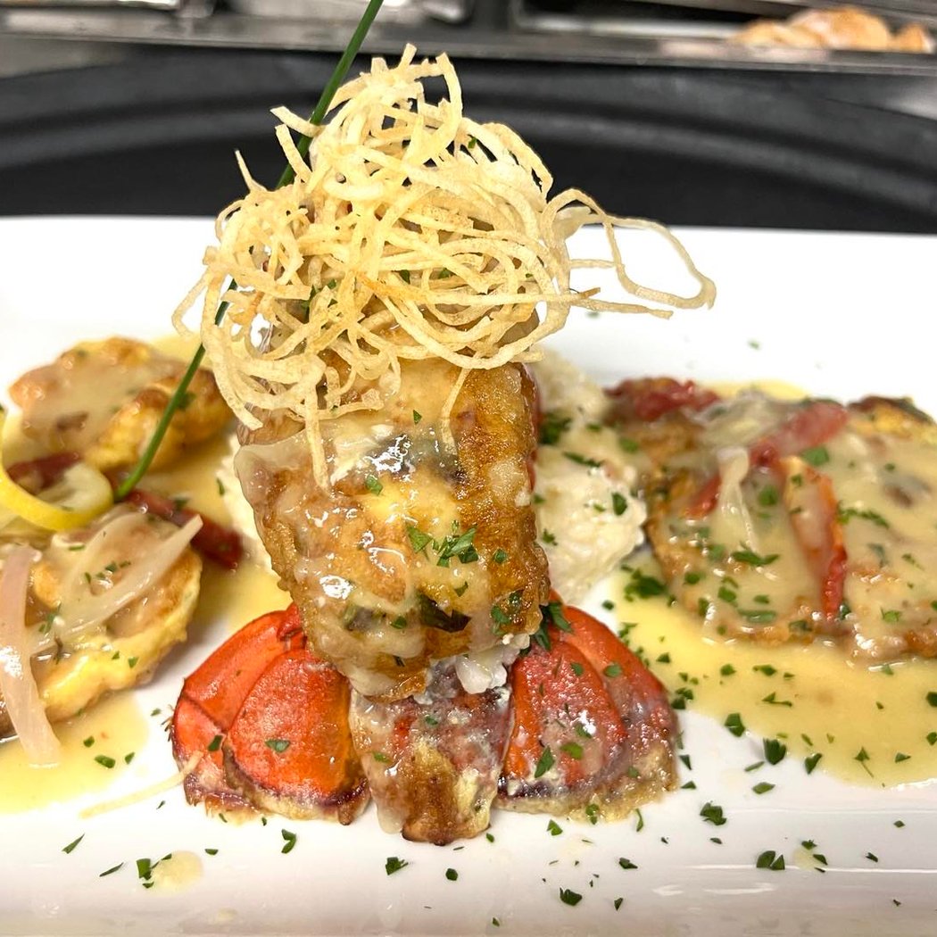 Marina Cafe Restaurant & Tiki Bar 2