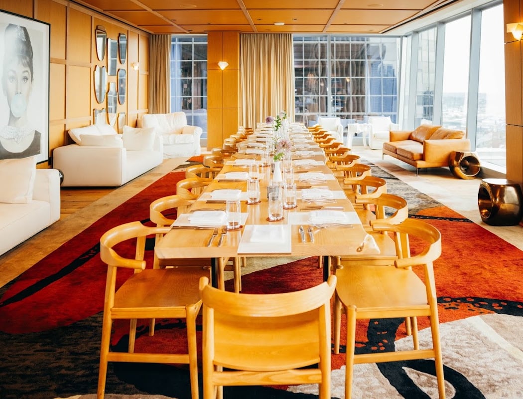 Charlotte Restaurant & Lounge 3