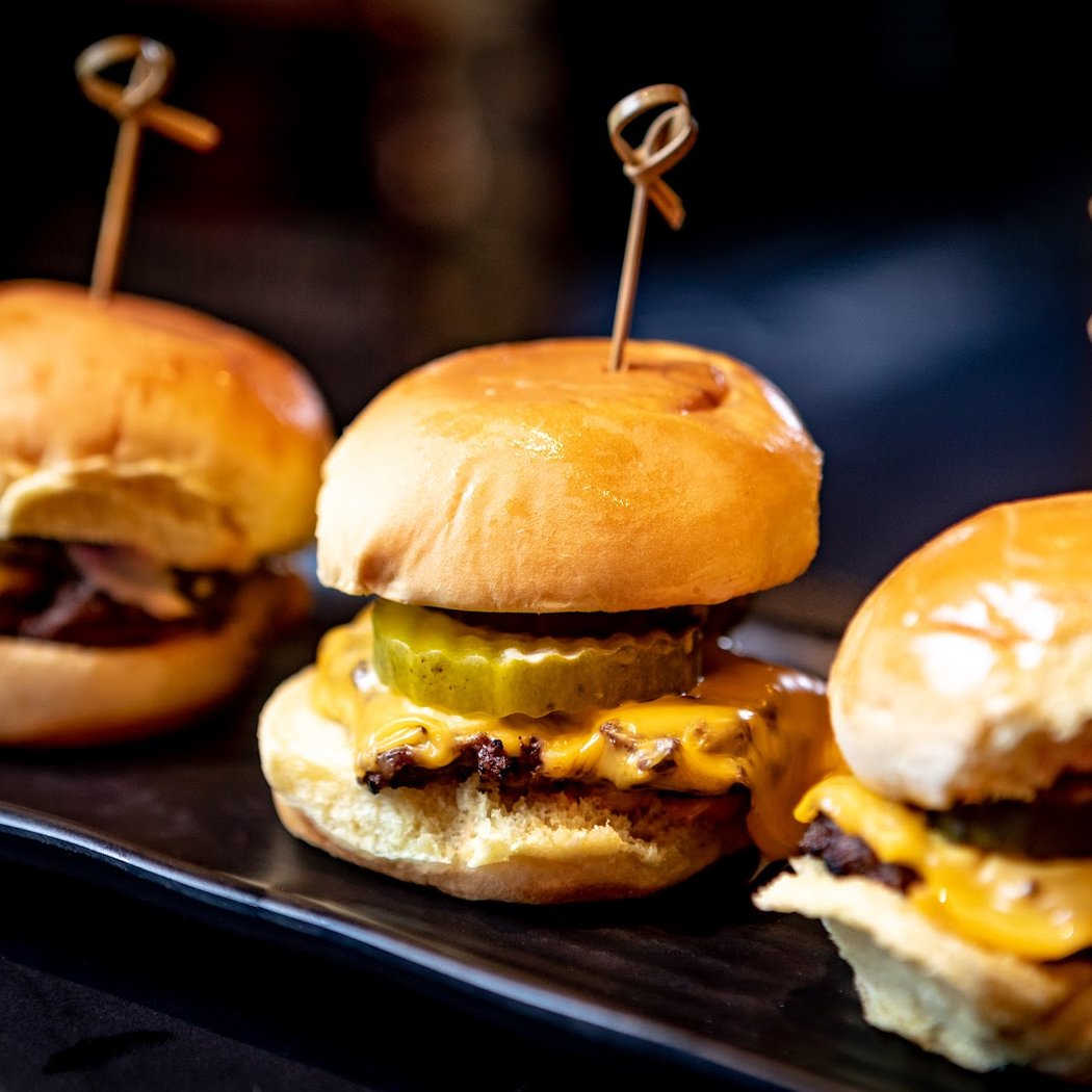 Smoke & Mirrors: Bar & Lounge in Astoria 3