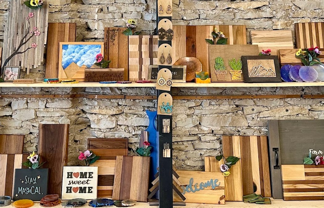 Fisk Avenue DIY Studio & Wine Bar 3