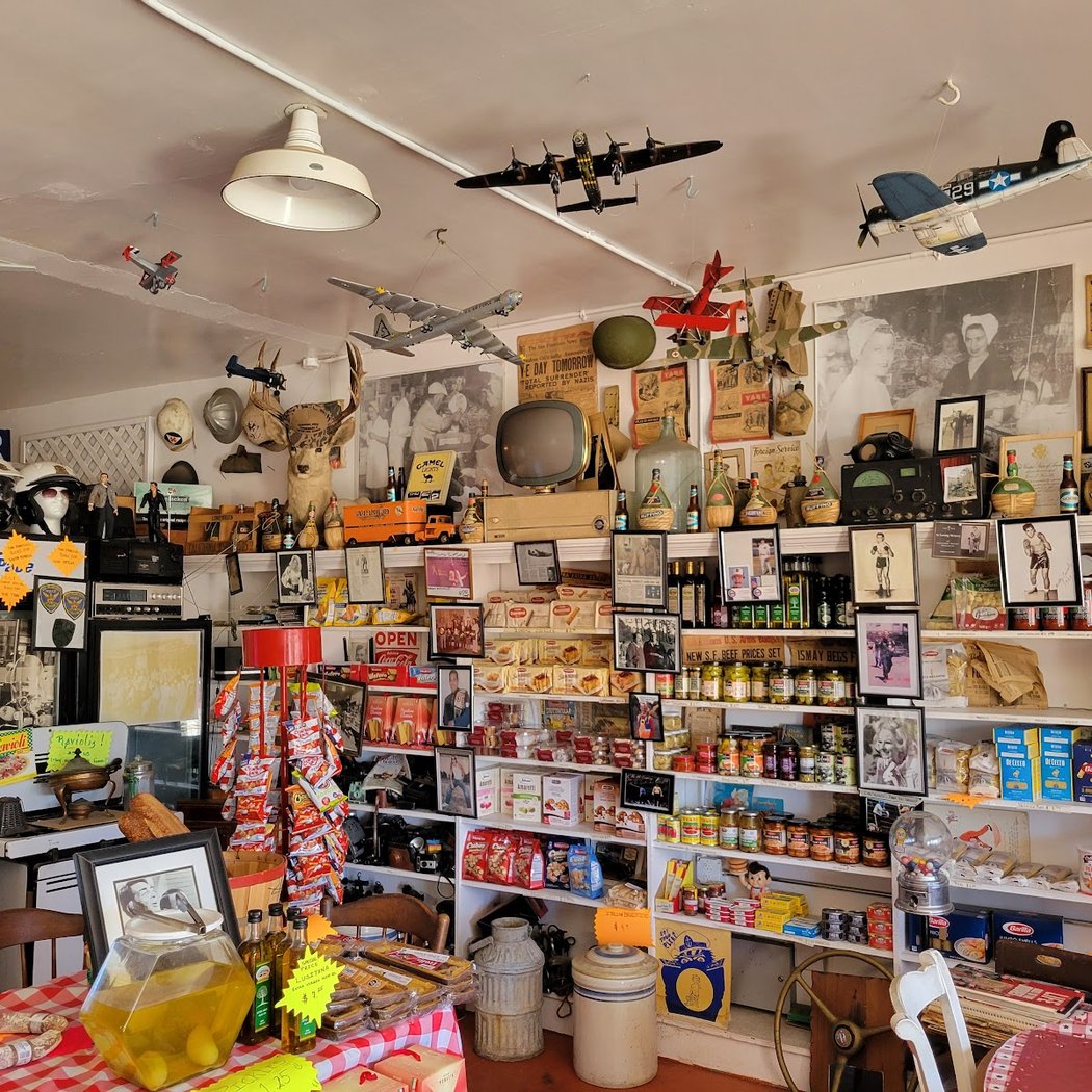 Teani's Italian Deli 3