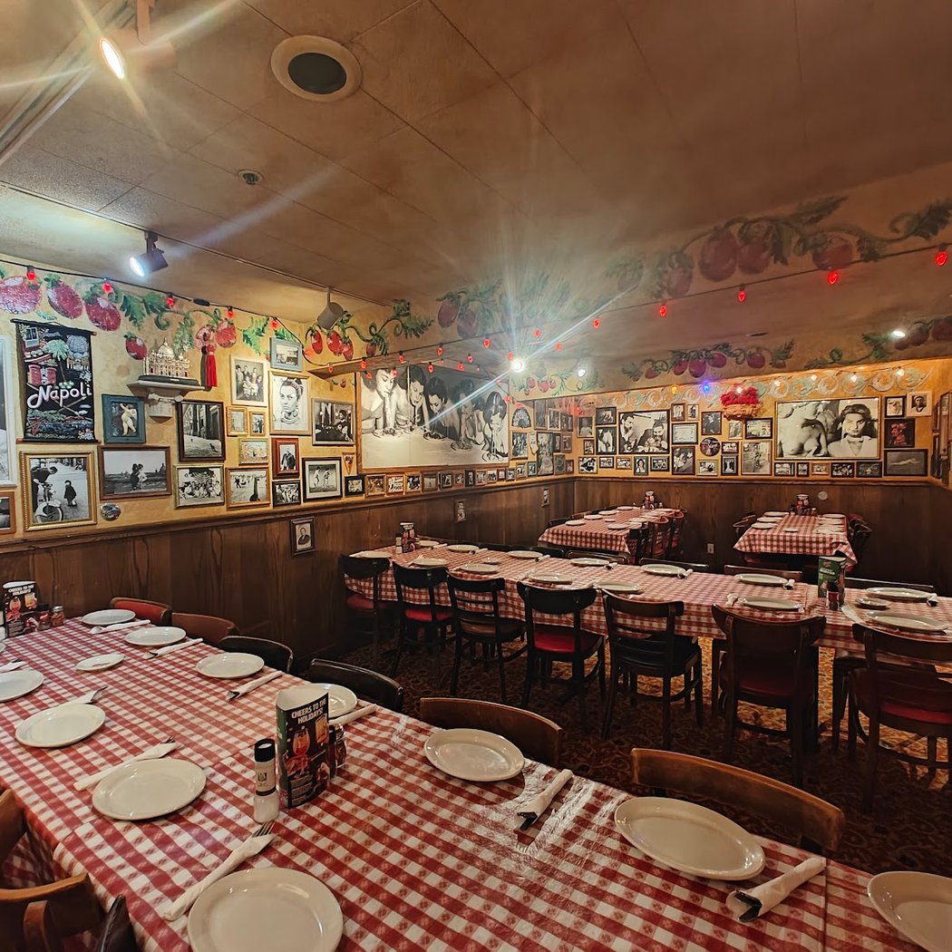 Buca di Beppo Italian Restaurant 3