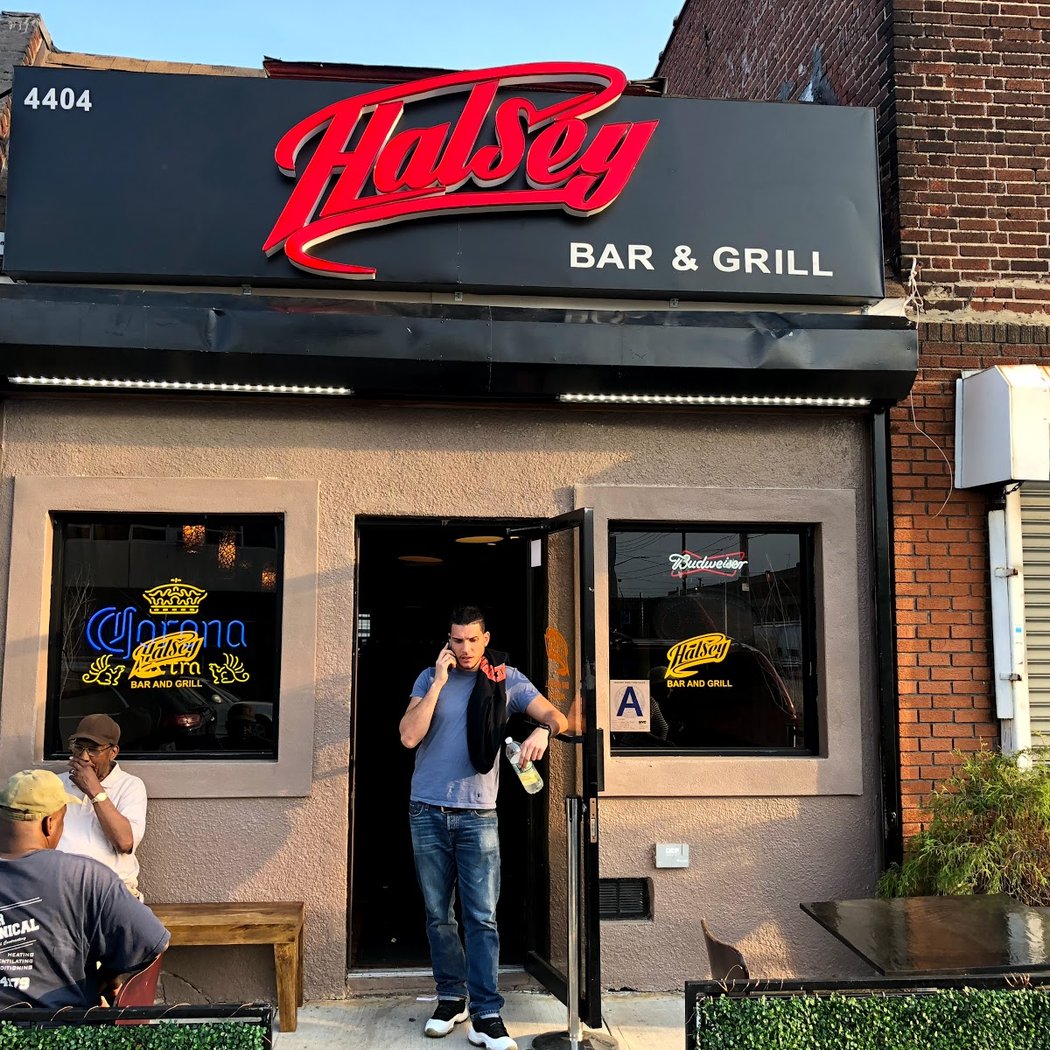 Halsey Bar & Grill 2