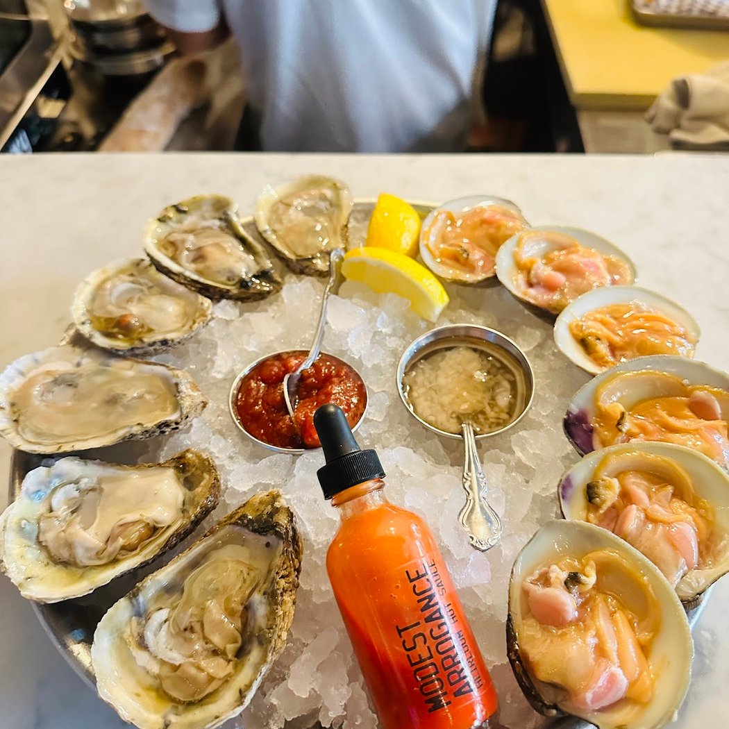 Ostrica Wine & Oyster Bar 3