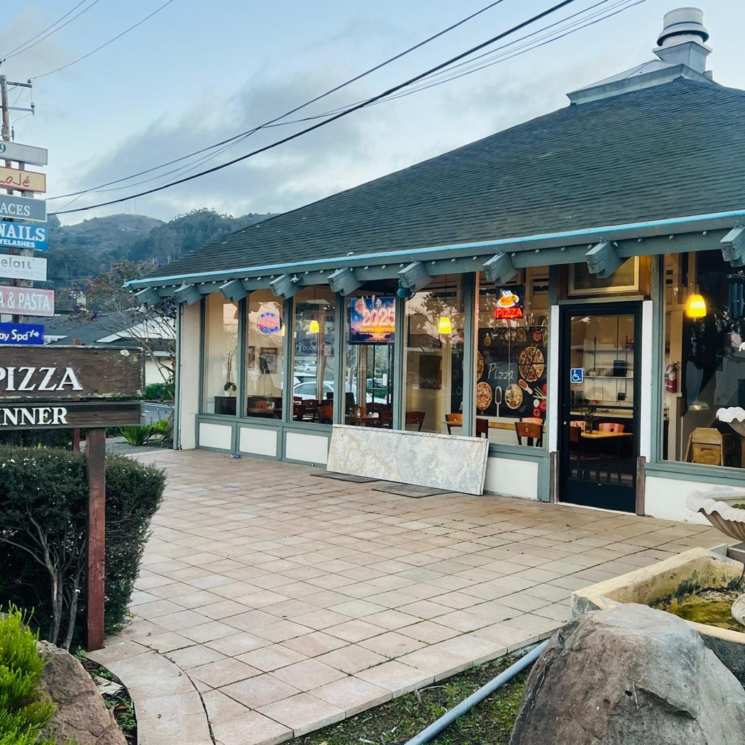 Dario's Pizza 2