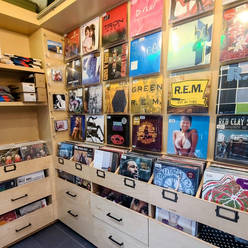 Vinyl Veritas 1