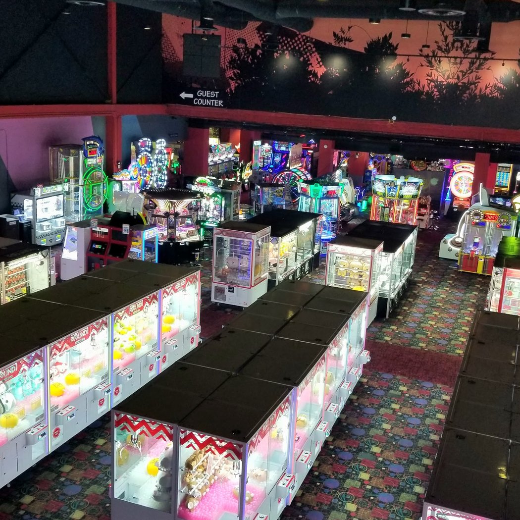 Round1 Bowling & Arcade Sunvalley Shopping Center 2