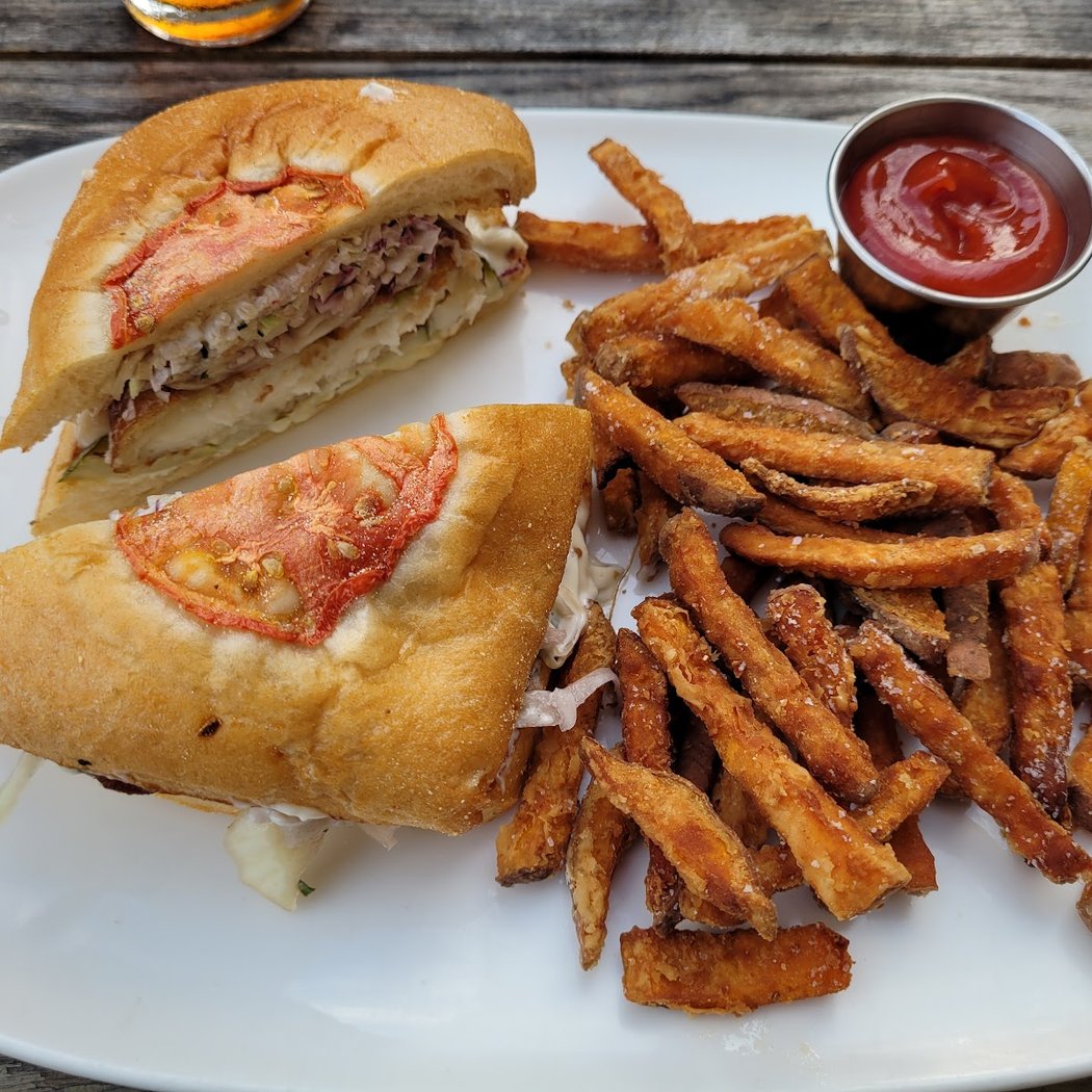 105 Twenty Bar & Grill 3