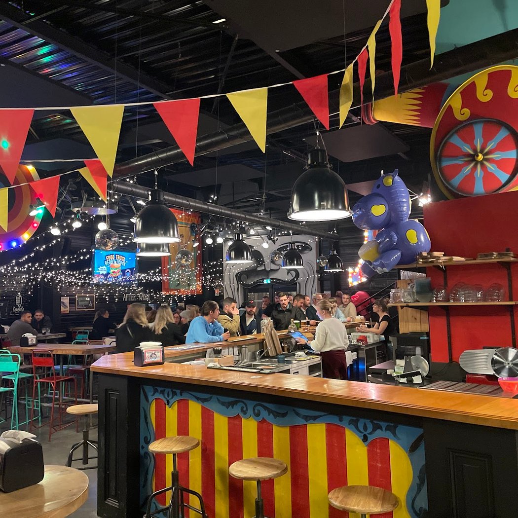 Ô'cirKus Bar & Boutik' 1