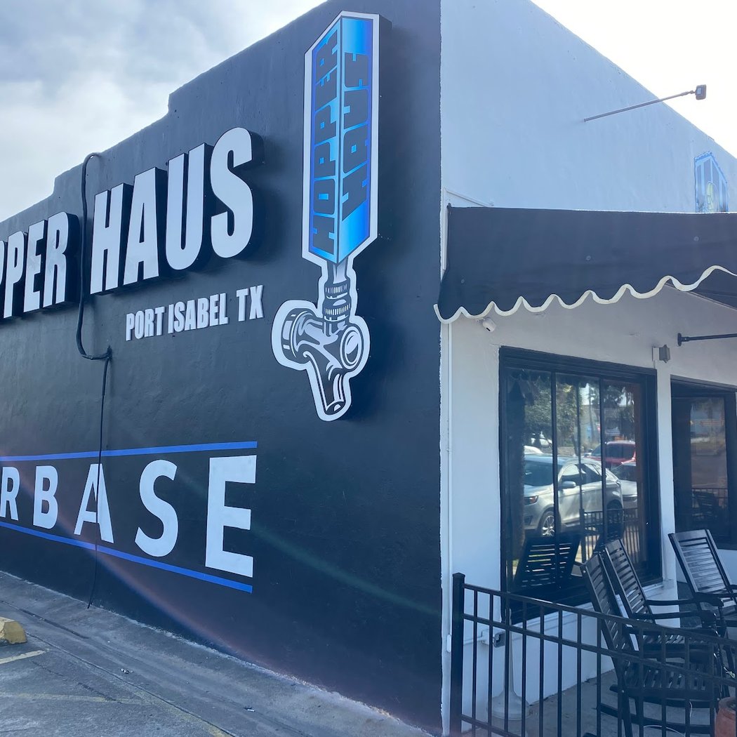 Hopper Haus Bar and Grill 2