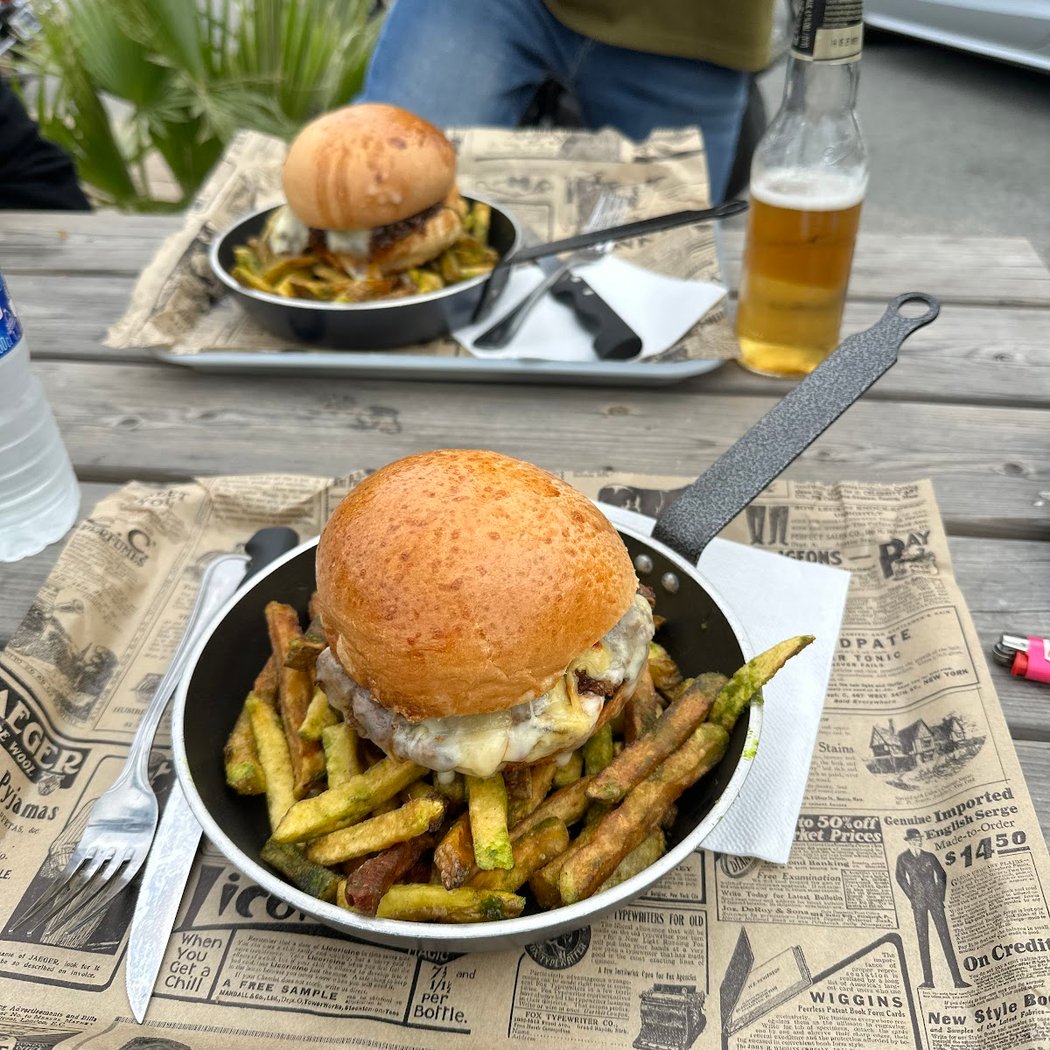 BIG T BBQ SANDWICH & GRILL 3