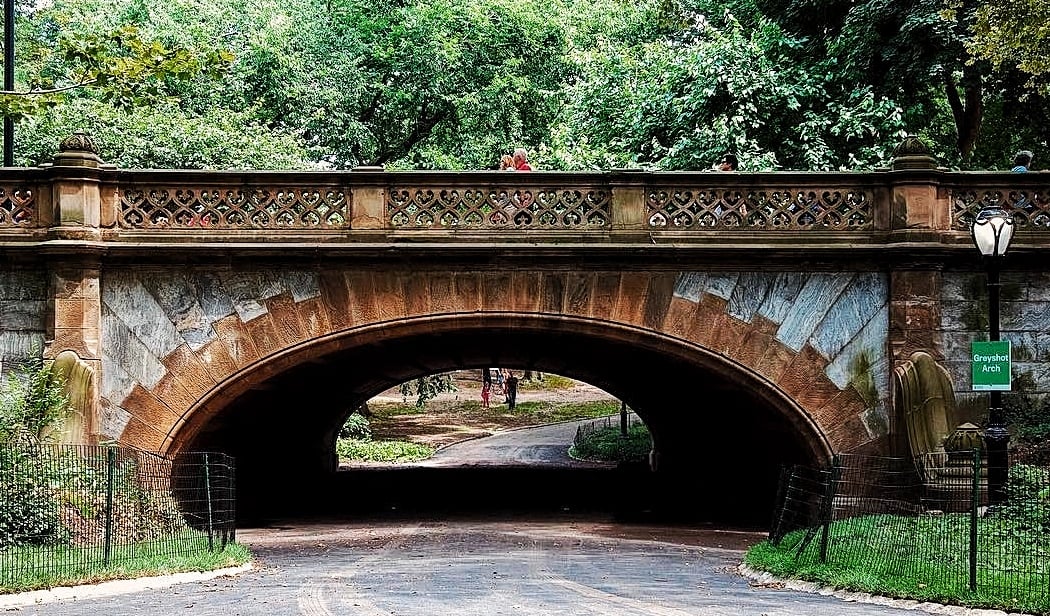 Greyshot Arch 1