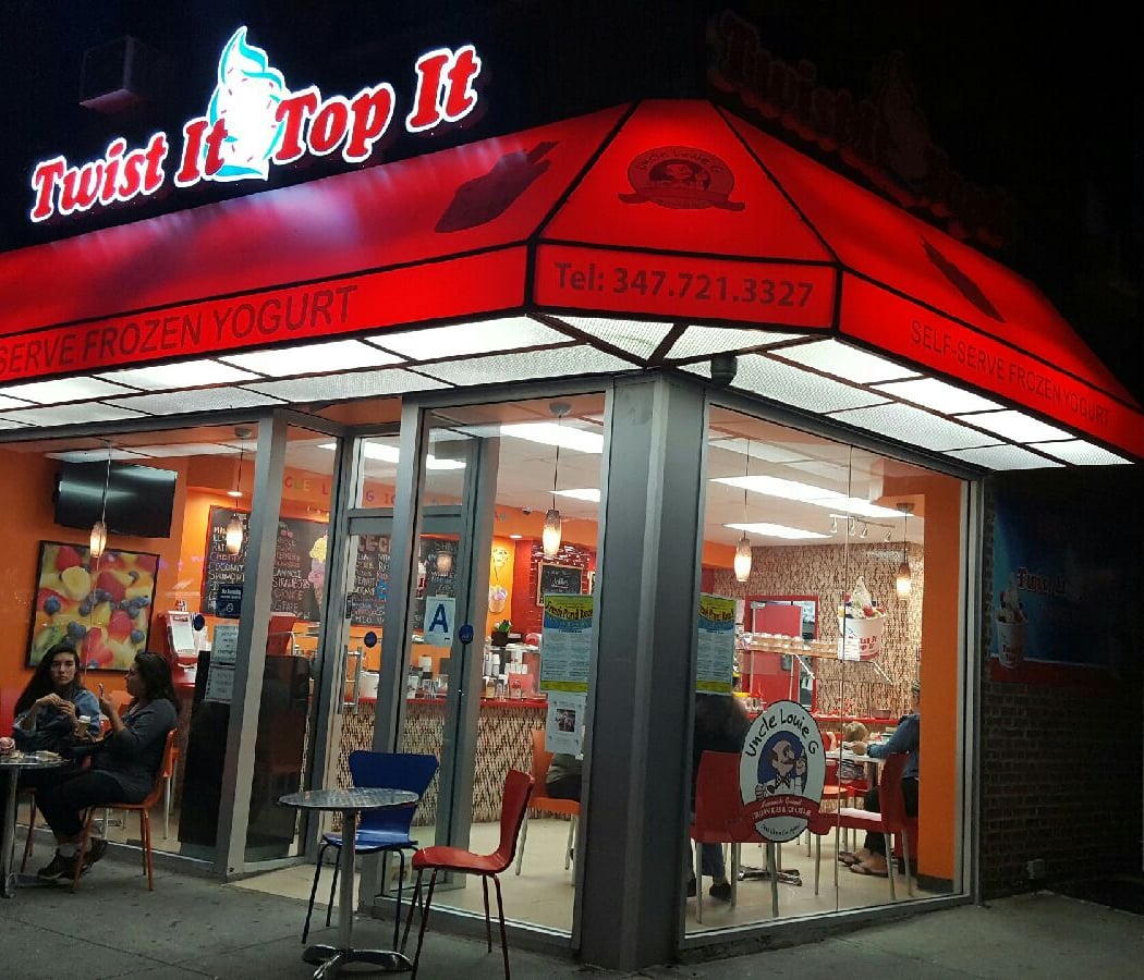Twist It Top It Frozen Yogurt & Cafe 3