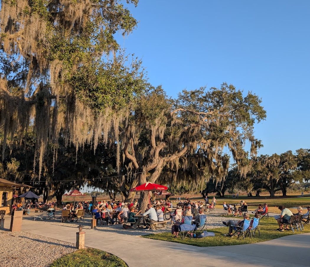 Ednas' On The Green 1
